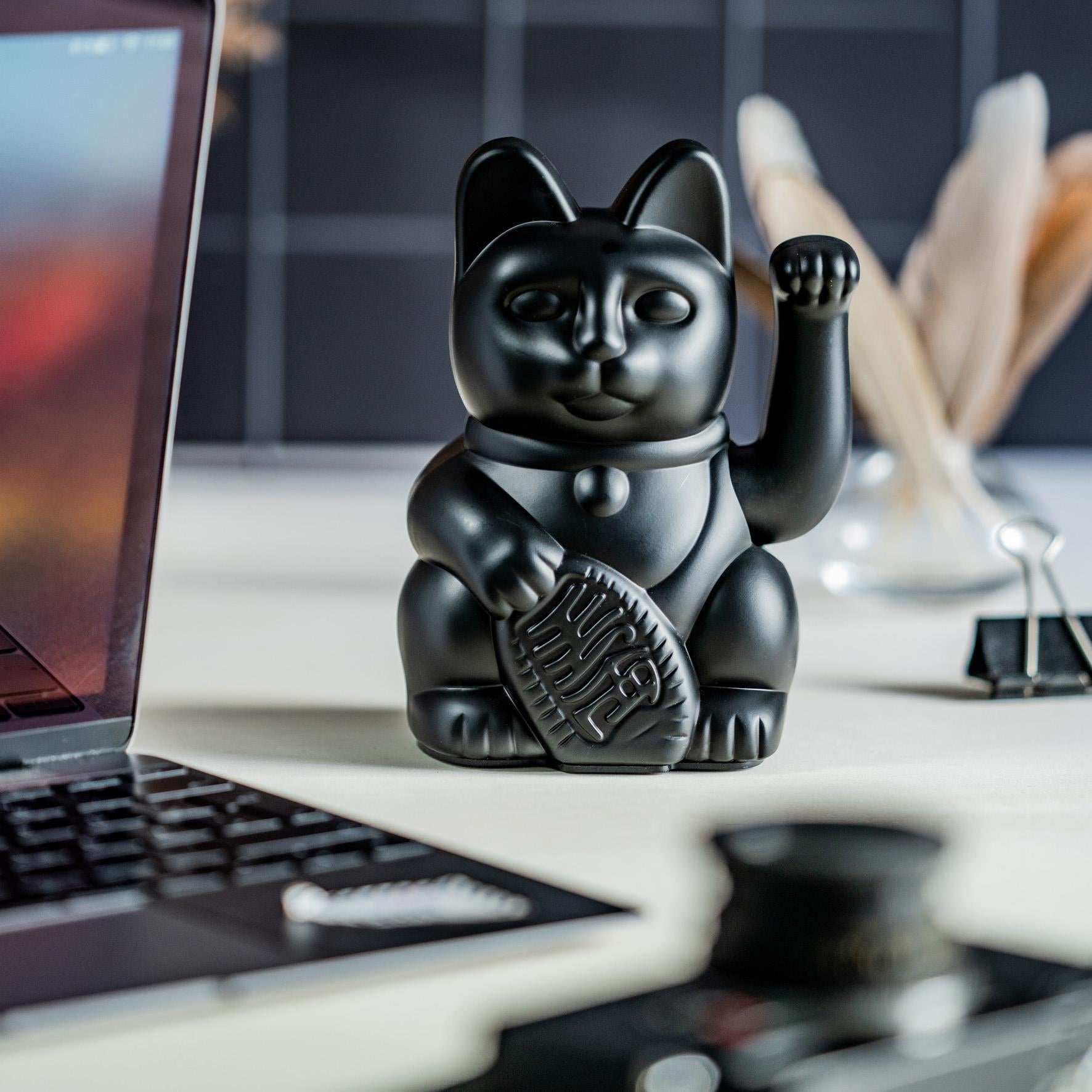 Maneki Neko - Gato da Sorte Preto - elegância e tranquilidade - Image 2
