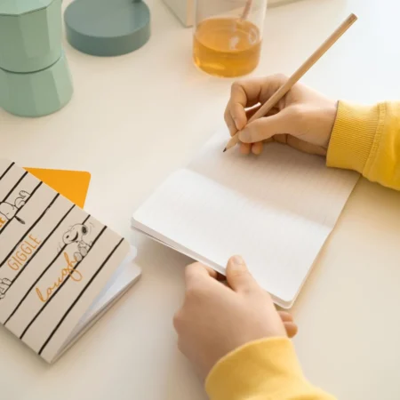 caderno snoopy