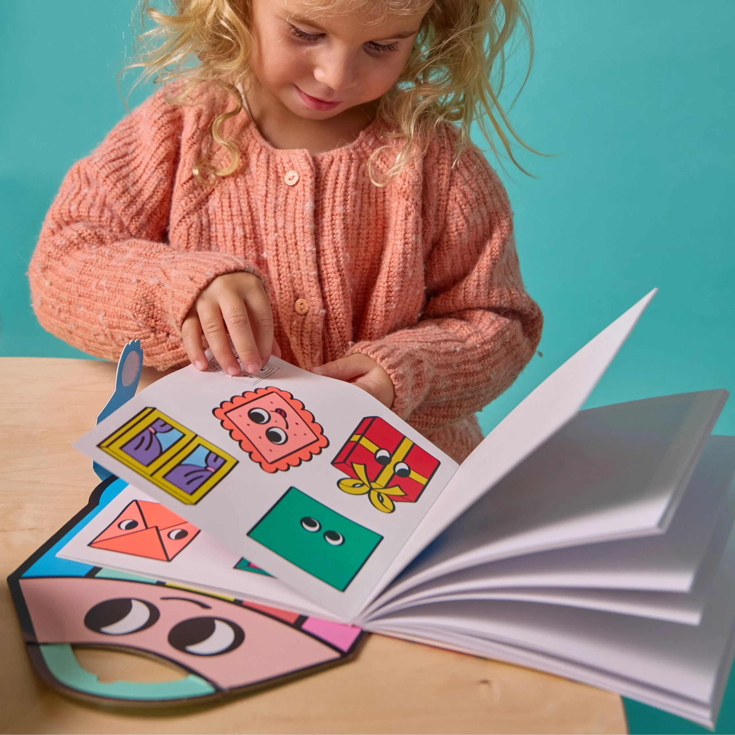 OMY Montessori Stickers Book – Formas Geométricas - Image 4
